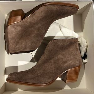 🆕NWT Vince Booties